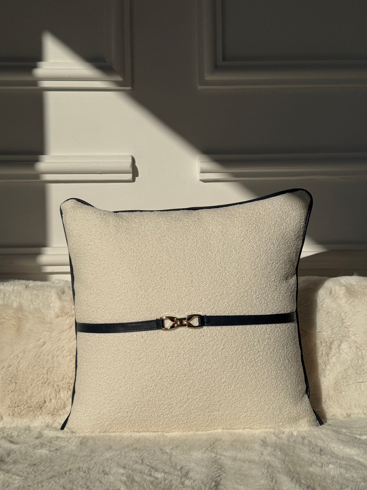 COUSSIN BOUCLETTE BLEU CEINTURE