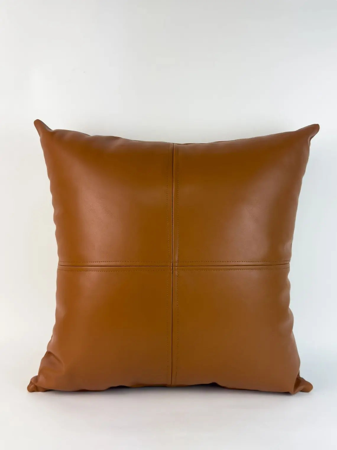 Coussin en similicuir tabac