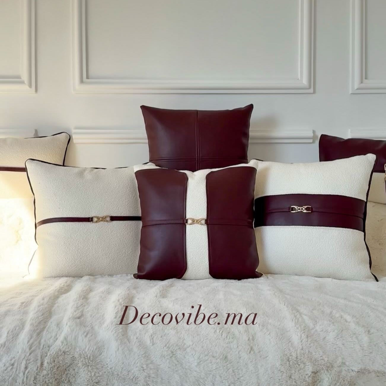 Coussin en bouclette/similicuir bordeaux