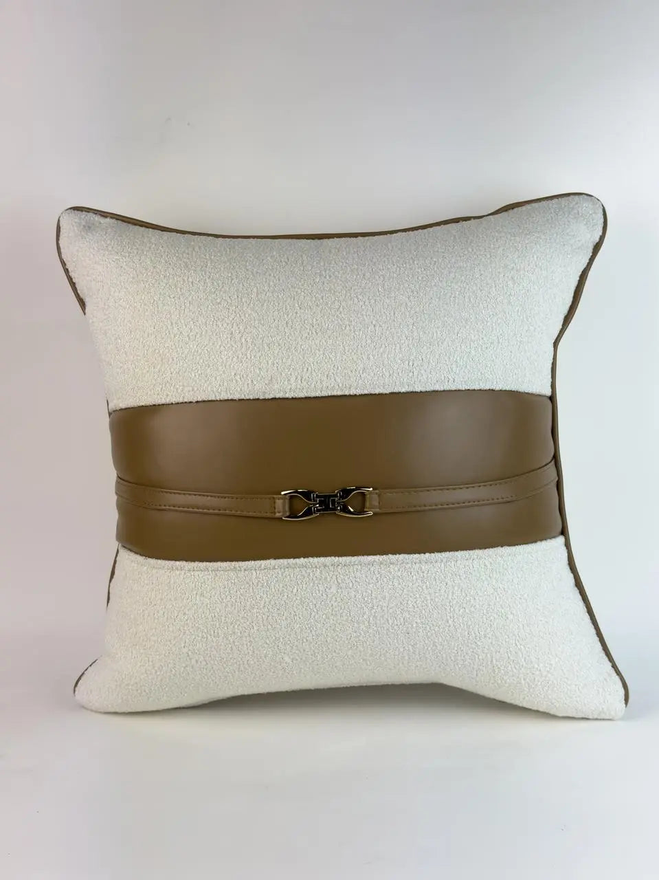 Coussin en bouclette/similicuir beige foncé