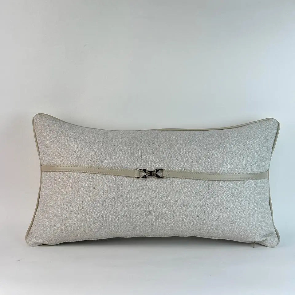 Coussin en bouclette/similicuir beige