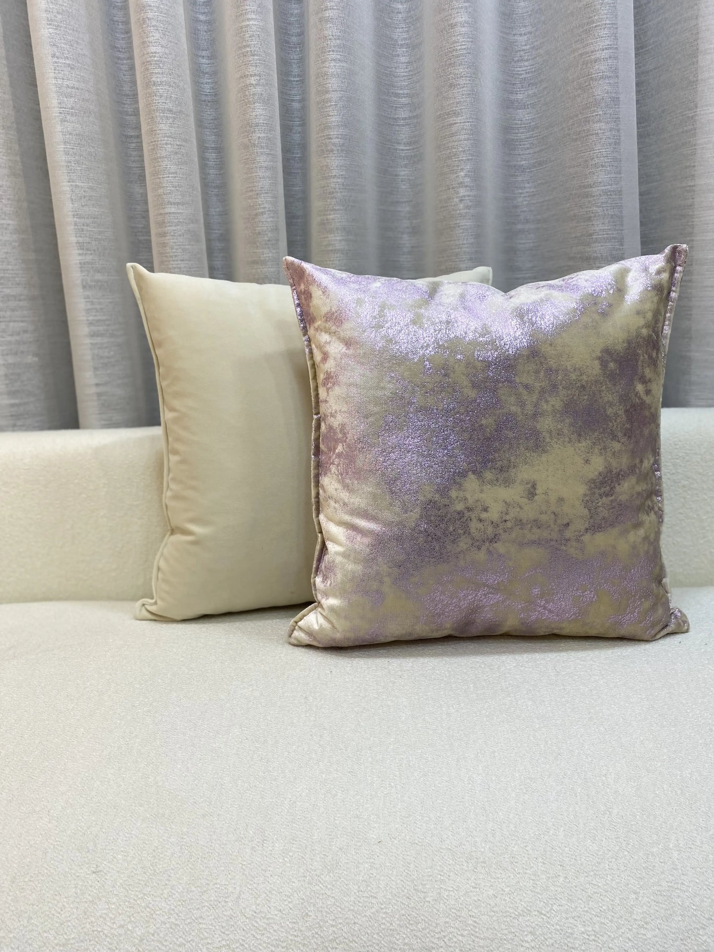 MOTIF ROSE