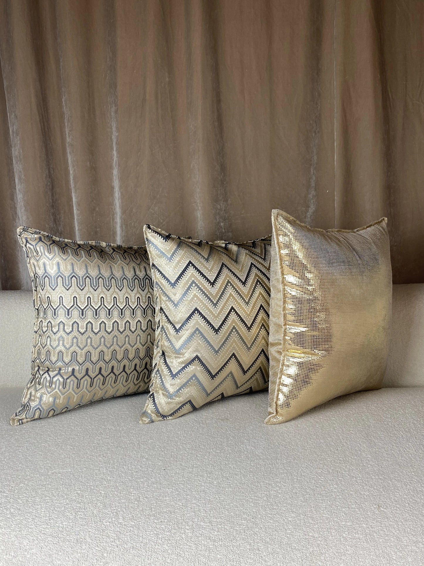 Coussin en Brocard bleu
