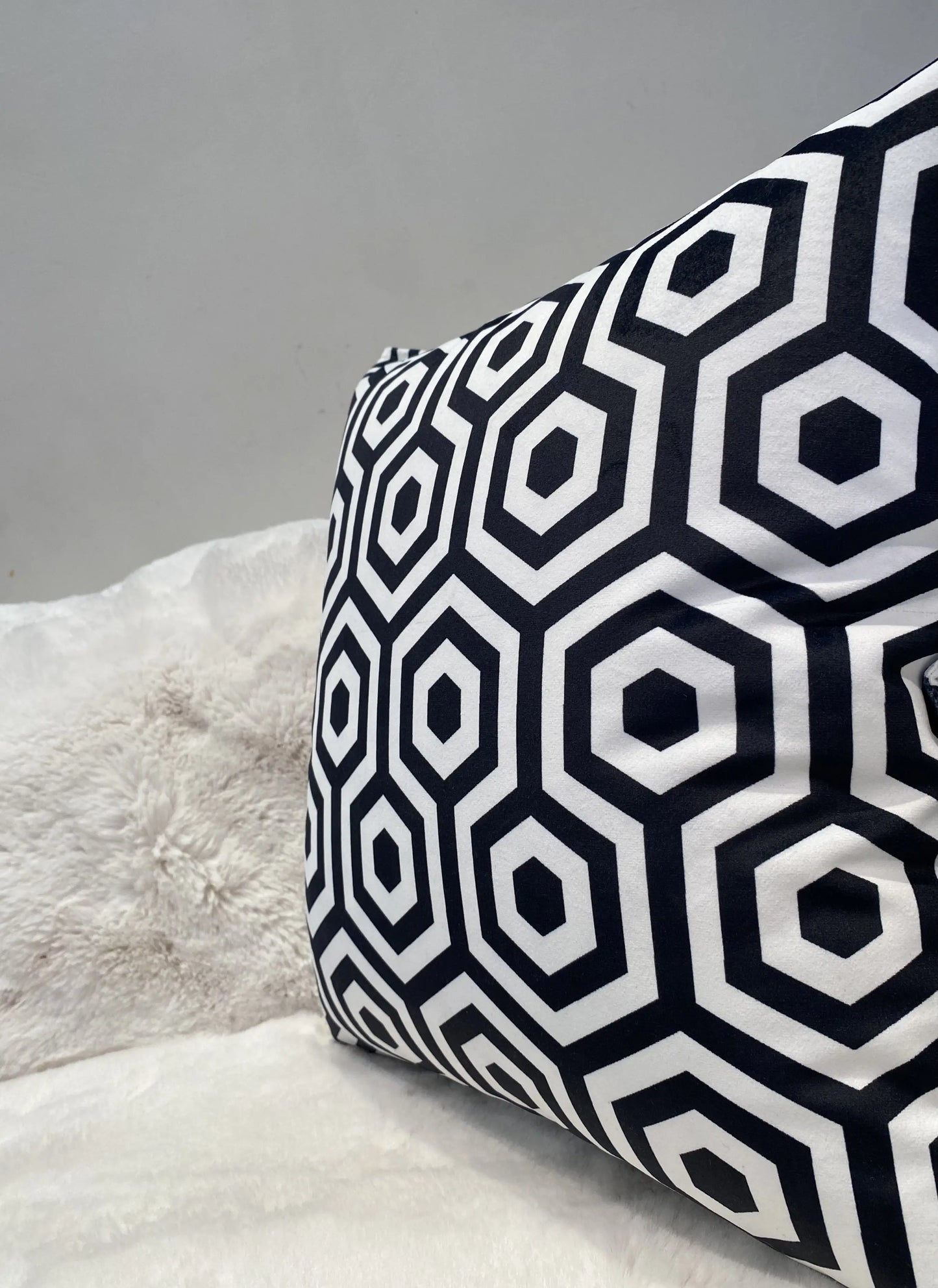 COUSSIN VELOUR GÉOMÉTRIQUE