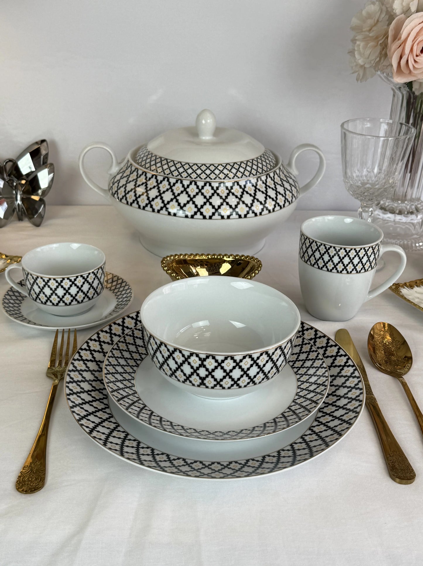 Service de table bordure OR - 38 pièces