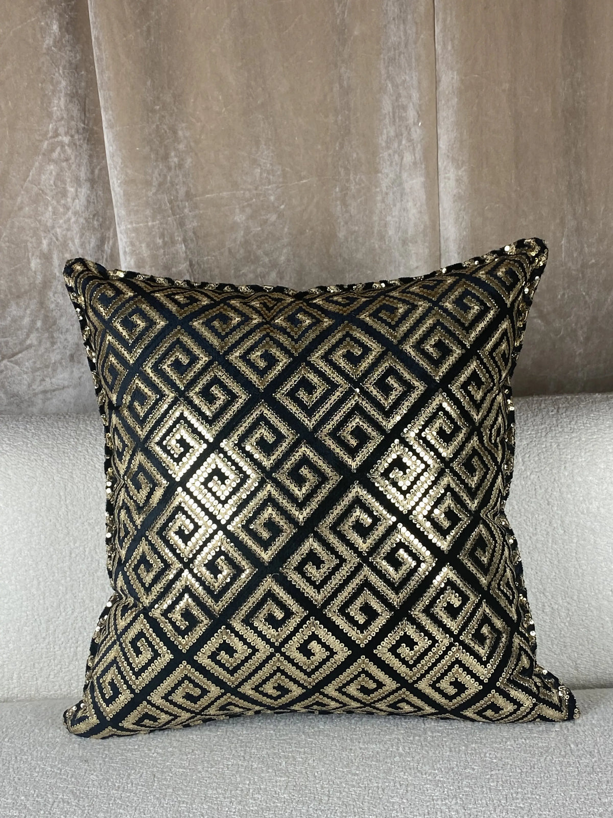 MOTIF DORÉ NOIR GRECQUE