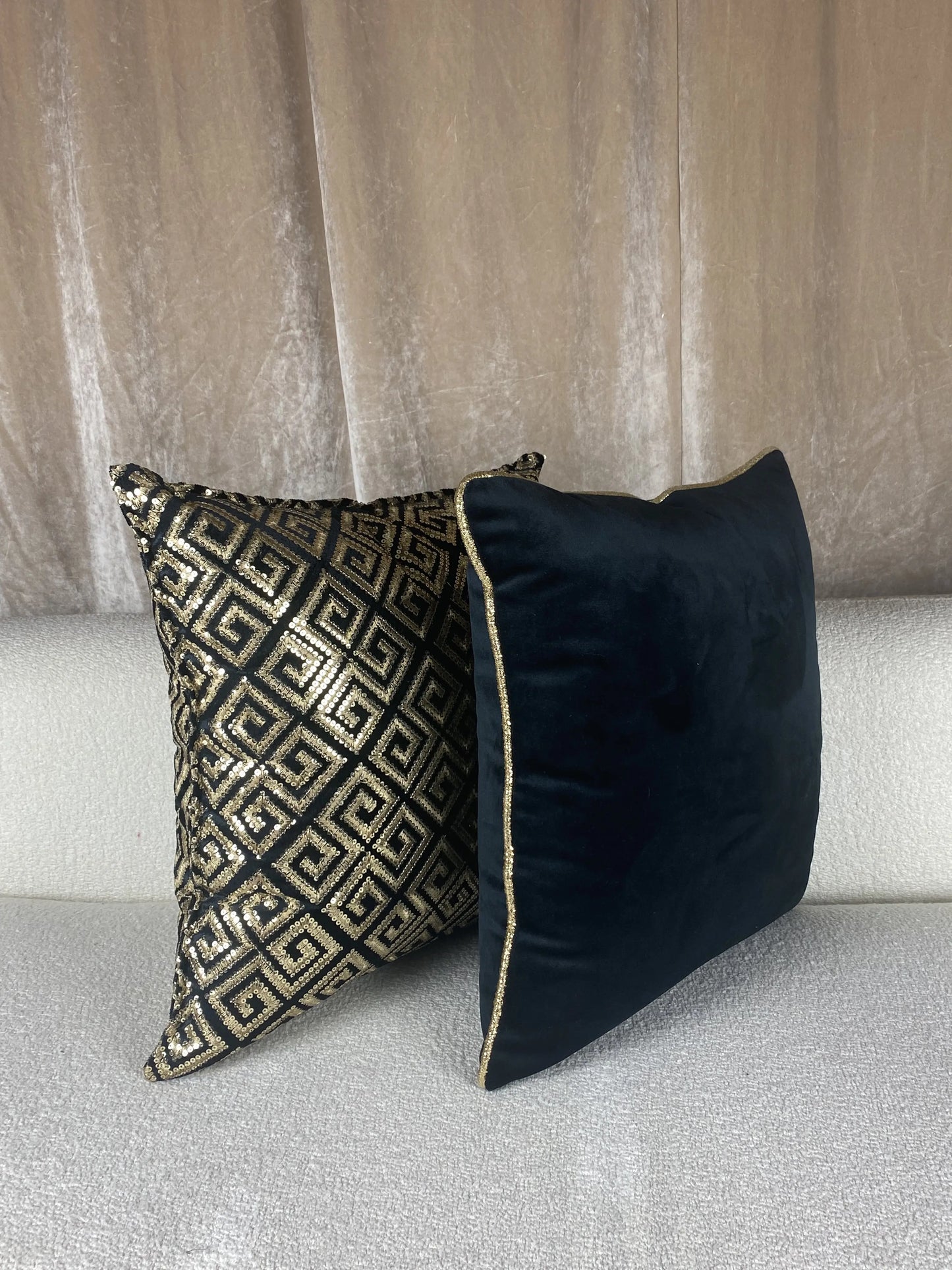 Pack 2 coussins noir et or