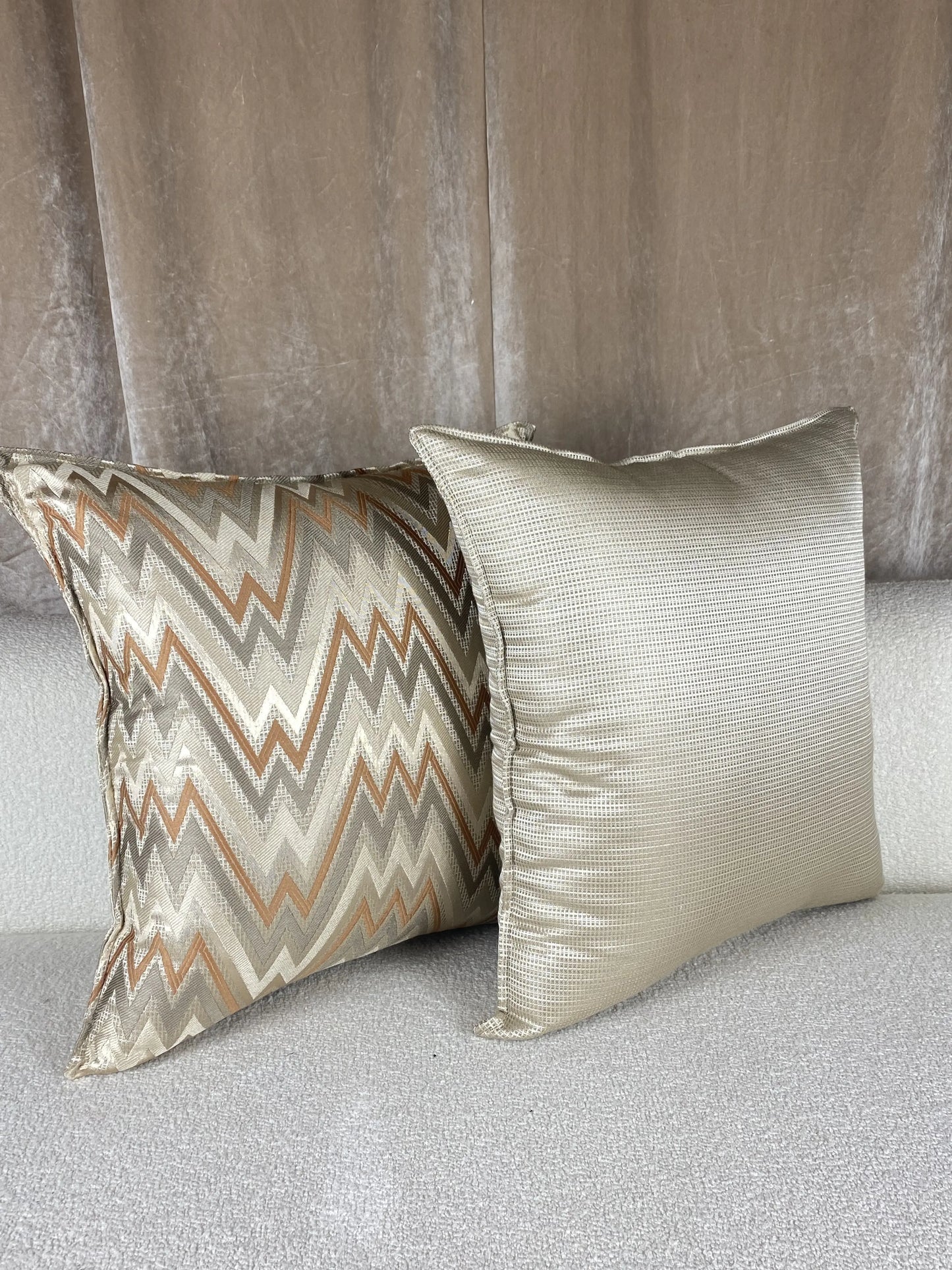 Coussin en Brocard orange