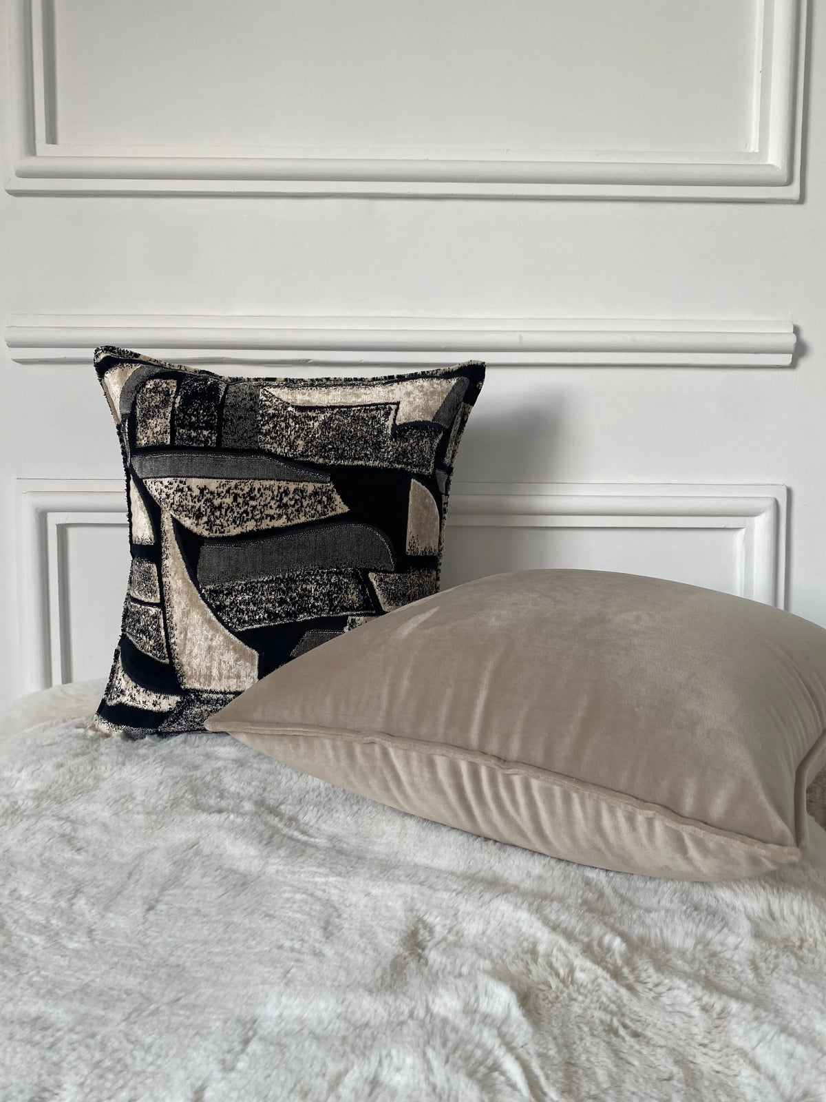COUSSIN VELOURS PATCHWORK NOIR & OR