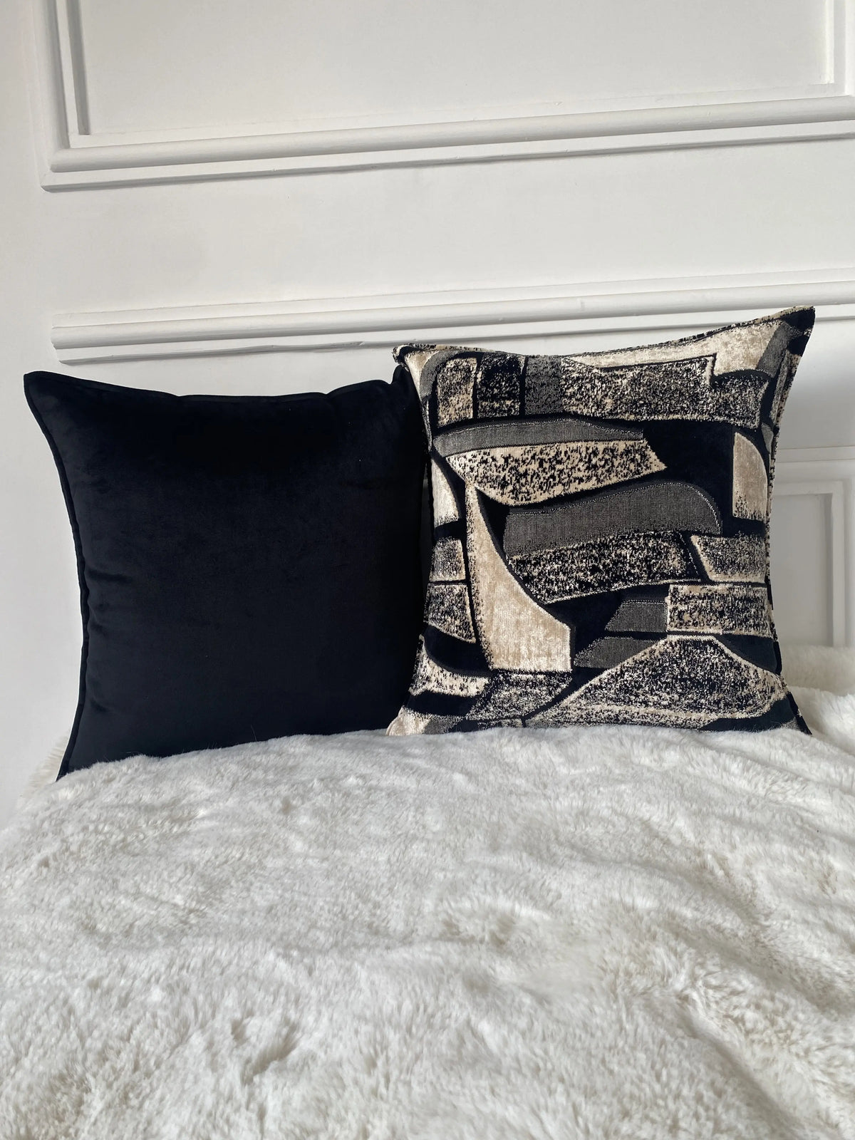COUSSIN VELOURS PATCHWORK NOIR & OR