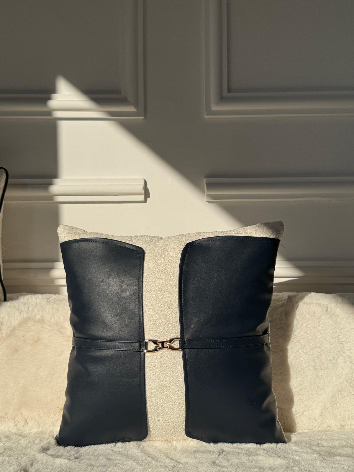COUSSIN BOUCLETTE BLEU PANNEAUX