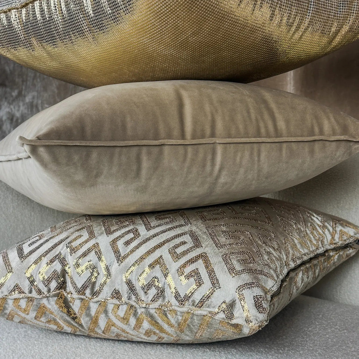 MOTIF DORÉ BEIGE GRECQUE