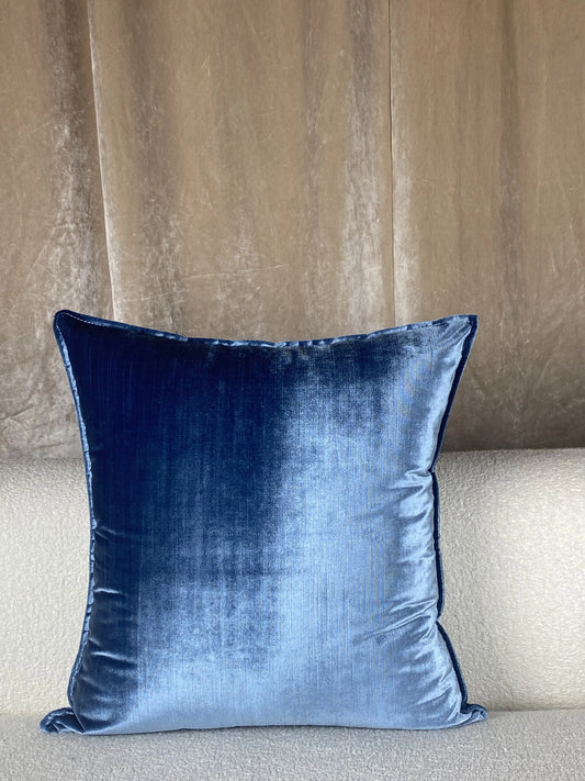 COUSSIN VELOUR UNI BLEU