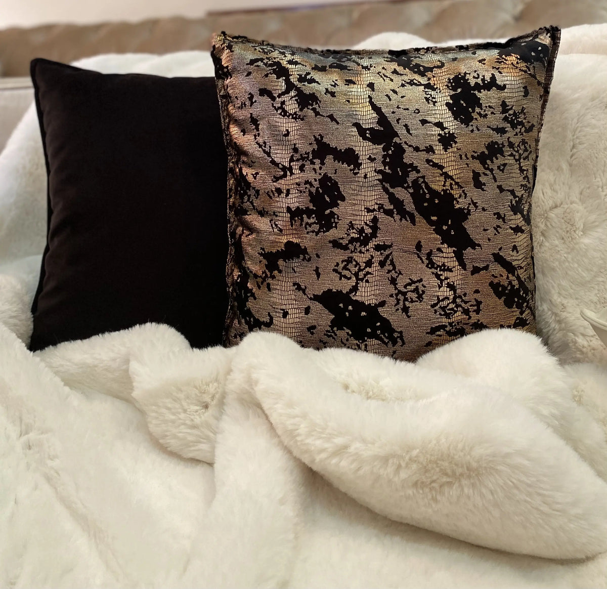 MOTIF DORÉ NOIR MARBRÉ