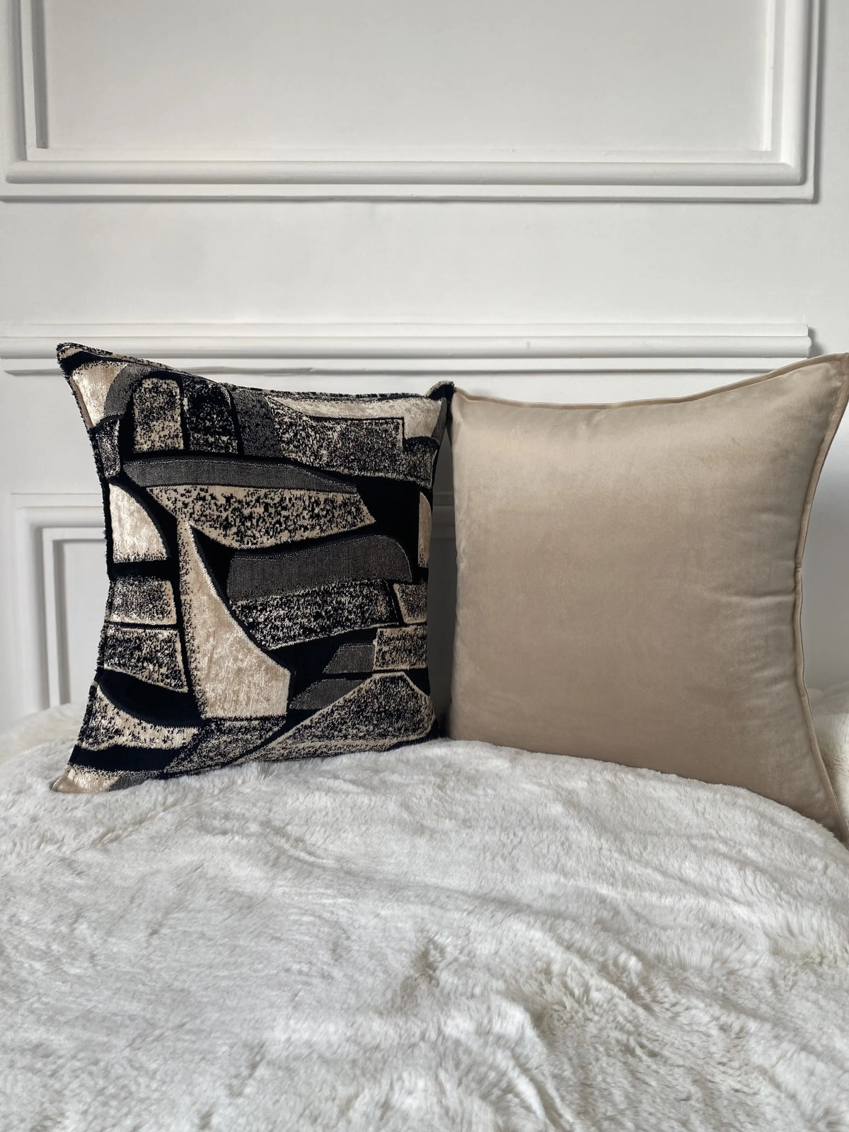 COUSSIN VELOURS PATCHWORK NOIR & OR