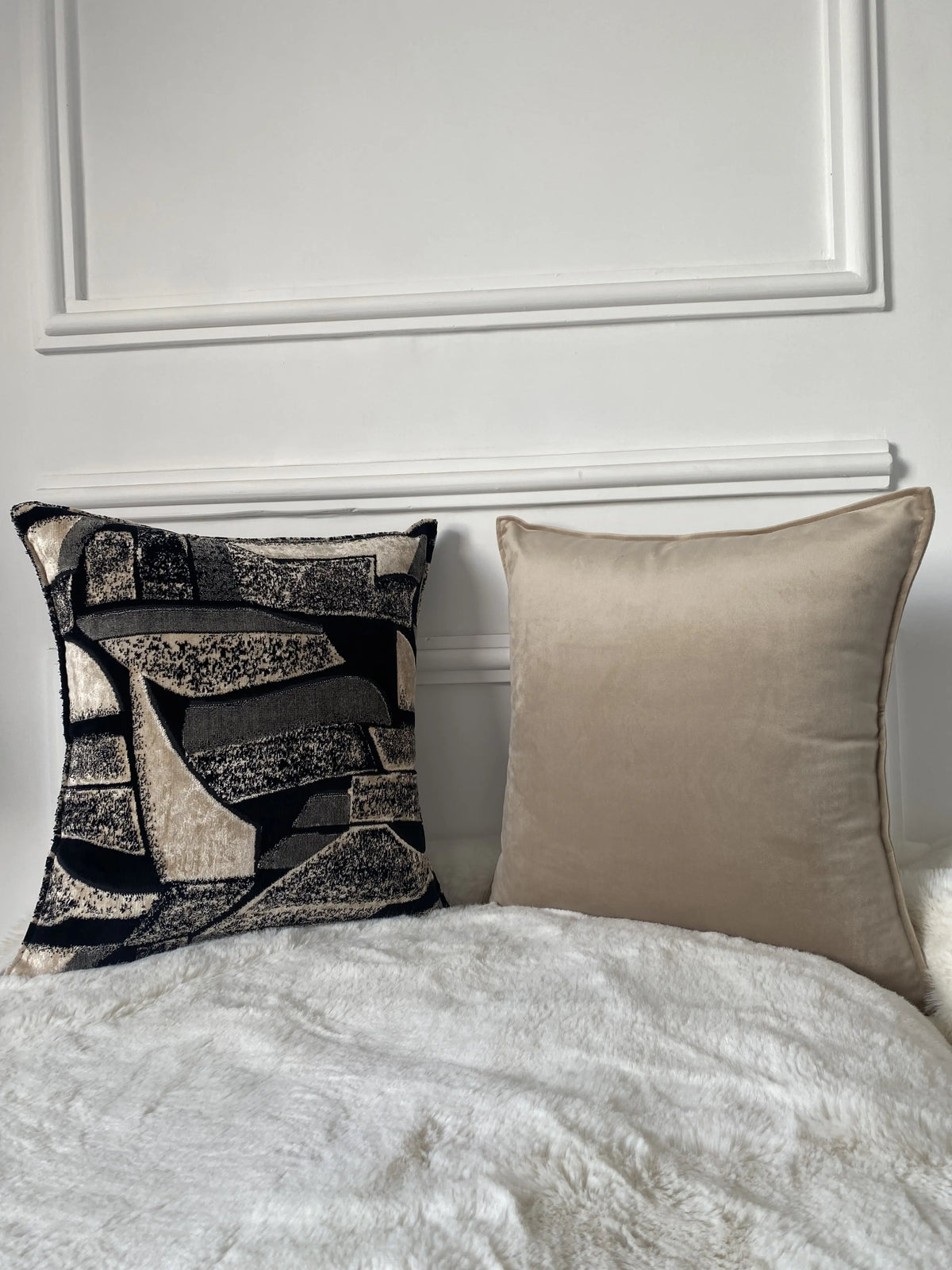 COUSSIN VELOURS PATCHWORK NOIR & OR