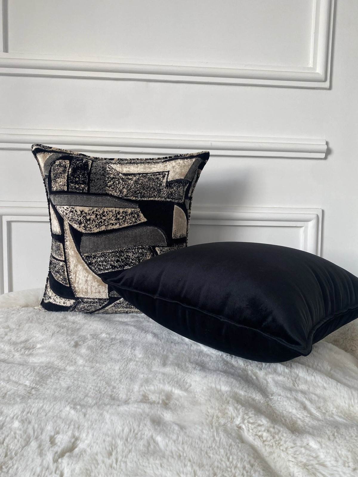 COUSSIN VELOURS PATCHWORK NOIR & OR